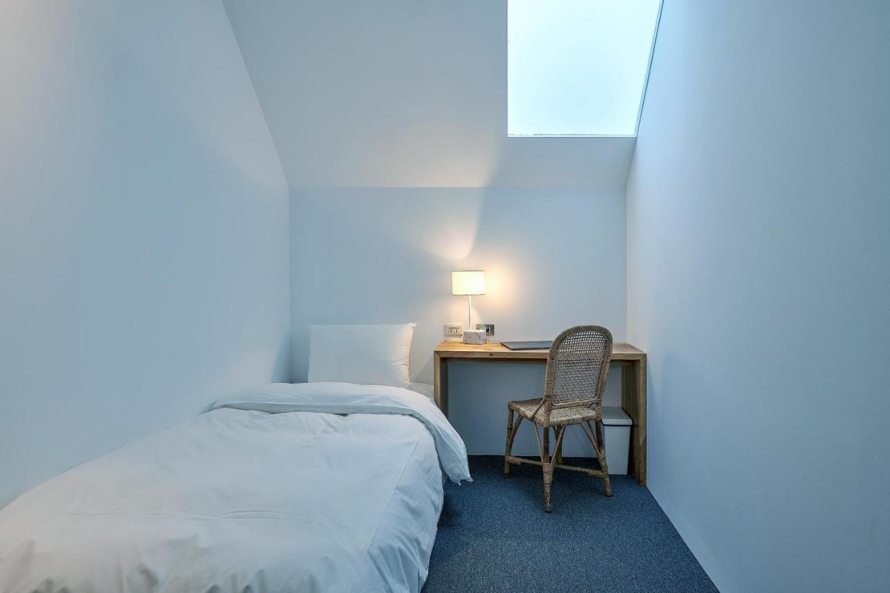Star Hostel Taichung Parklane Extérieur photo