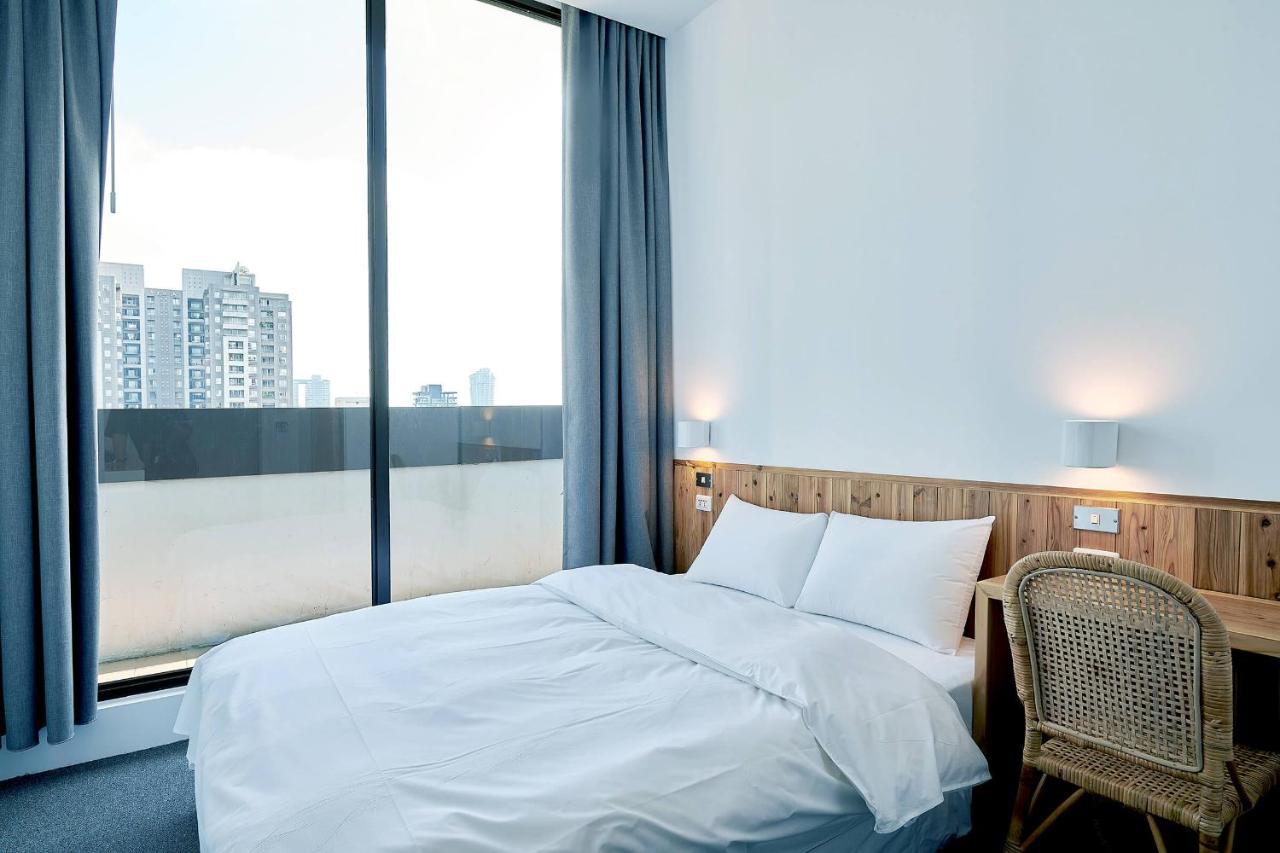 Star Hostel Taichung Parklane Extérieur photo