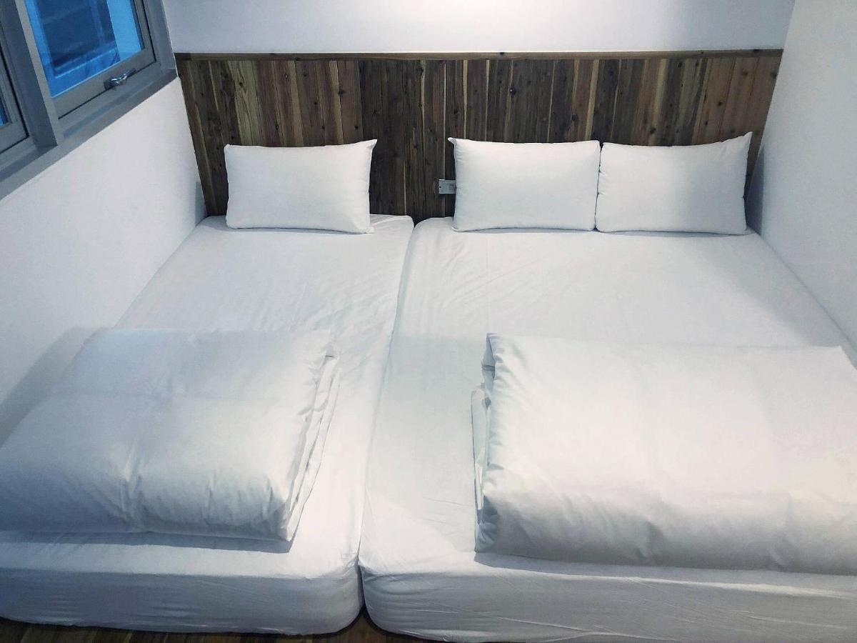 Star Hostel Taichung Parklane Extérieur photo