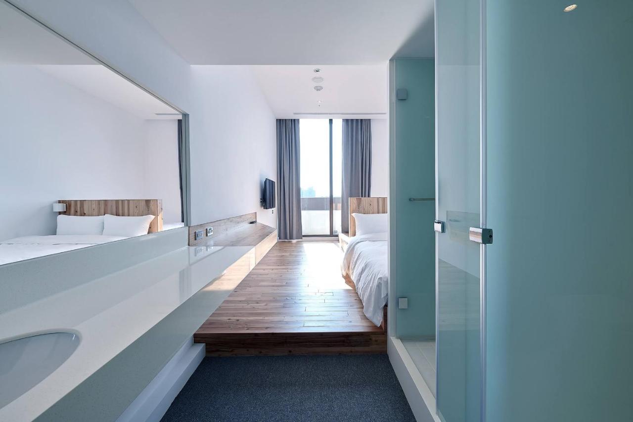 Star Hostel Taichung Parklane Extérieur photo