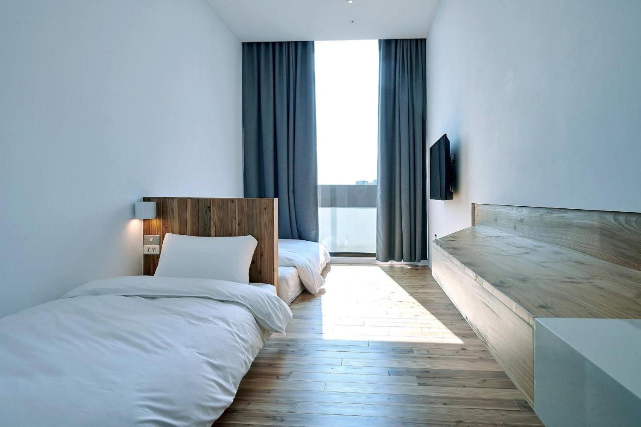 Star Hostel Taichung Parklane Extérieur photo