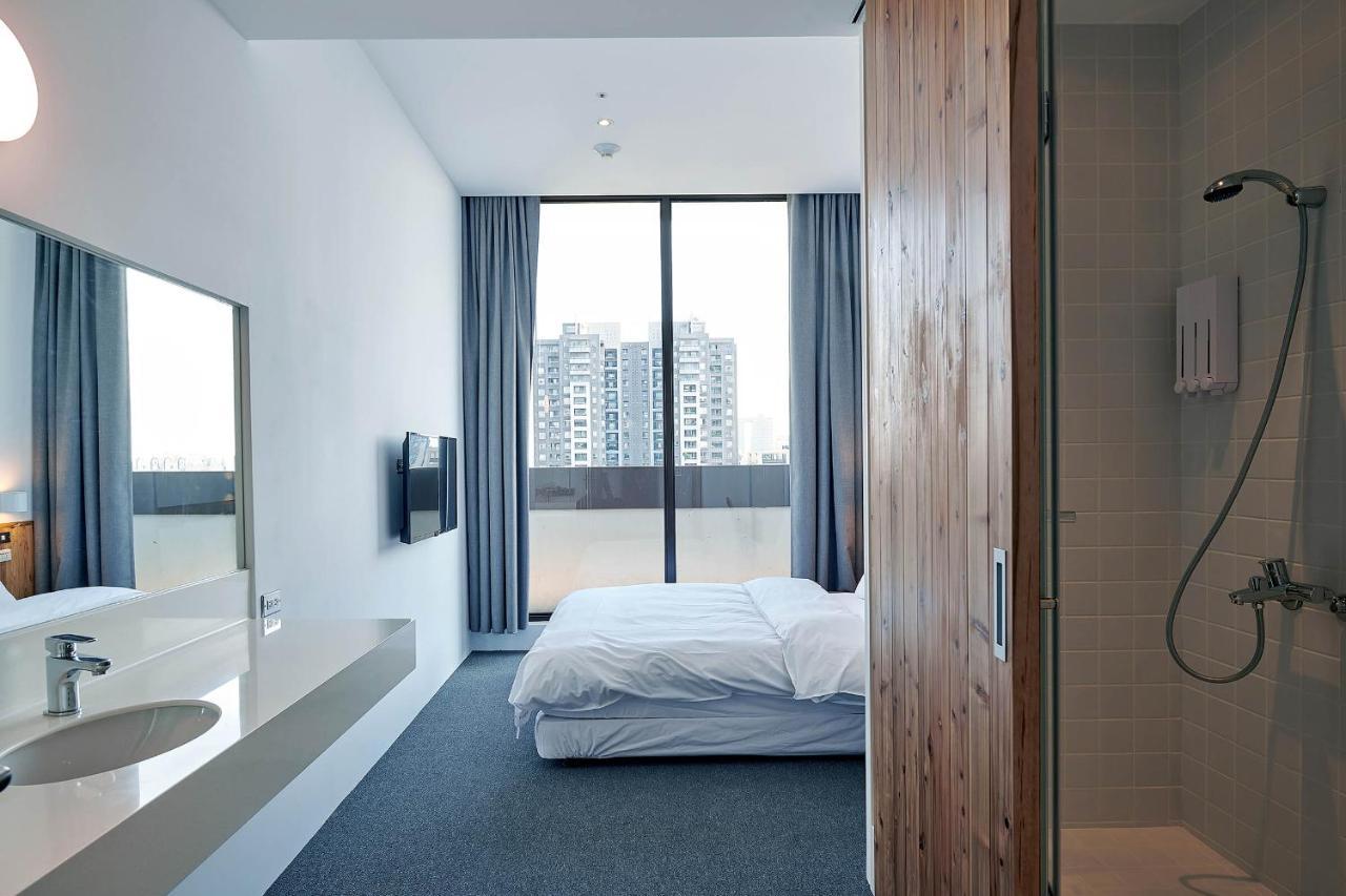 Star Hostel Taichung Parklane Extérieur photo